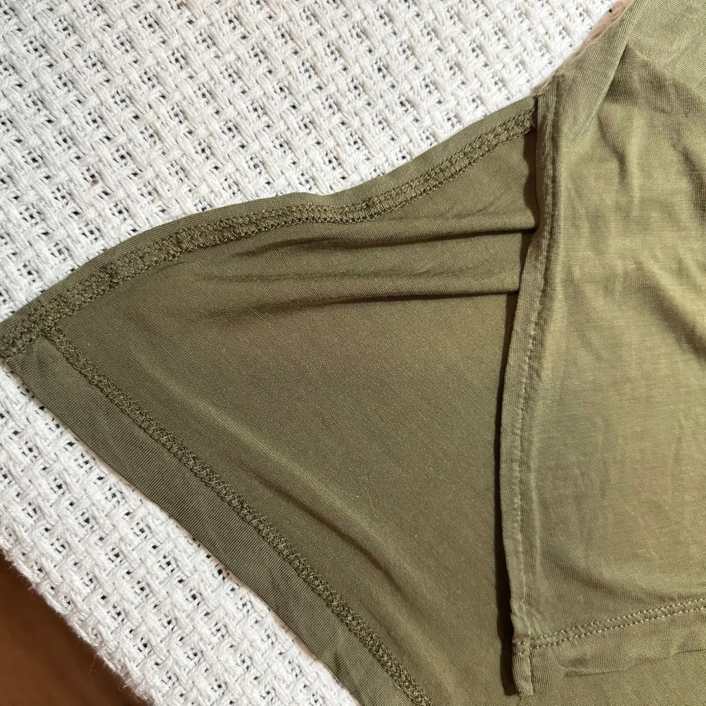 J. Crew Turtleneck Top Women‎ Med Olive Green 100% Tencel Lyocell Layering Silky - Picture 15 of 16